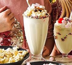 16oz Luxury Vanilla Milkshake Milkshake